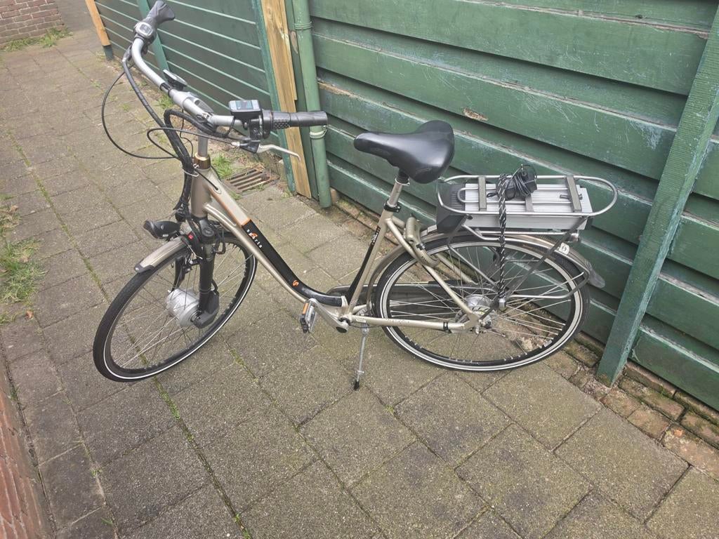 1 goede dames compleet zie foto,s., Fietsen en Brommers, Fietsen | Vouwfietsen, Ophalen