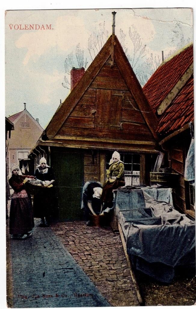 Volendam 1907. Aan de wasch., Ophalen of Verzenden, Voor 1920, Gelopen, Noord-Holland