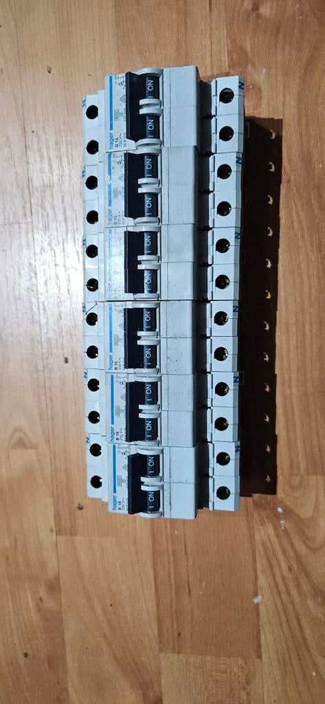 6 Goed werkende Hager automaat B16 A, Ophalen of Verzenden, Zo goed als nieuw