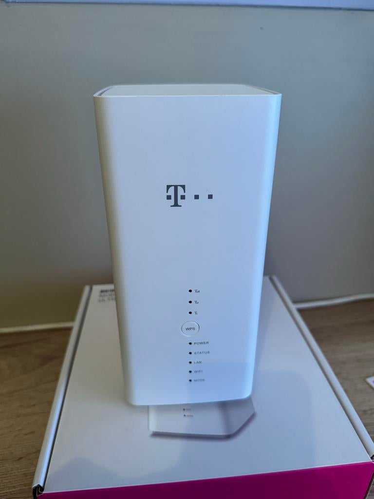 Huawei B618 LTE 4G Modem, Computers en Software, Routers en Modems, Ophalen of Verzenden, Zo goed als nieuw, Router met modem