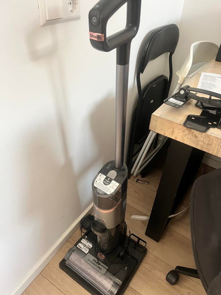 Shark Hydrovac 3-in-1 Stofzuiger en Dweilmachine, Ophalen, Zo goed als nieuw, Waterstofzuiger, Minder dan 1200 watt
