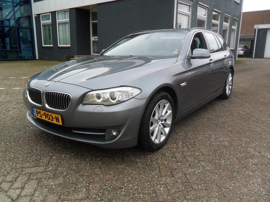 BMW 5-Serie 520 D 184pk Touring AUT 2012 Grijs zeer mooi!, Auto's, BMW, Bedrijf, 5-Serie, ABS, Achteruitrijcamera, Airbags, Airconditioning