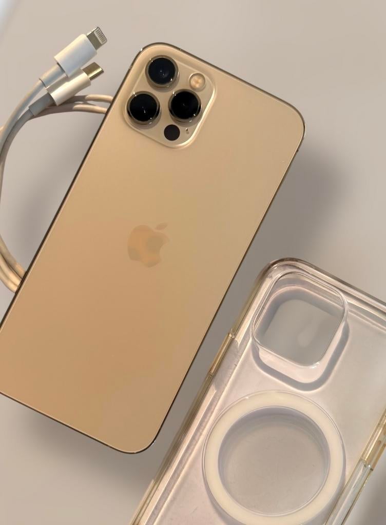 iPhone 12 Pro Goud 128GB met MagSafe hoesje, 128 GB, Zo goed als nieuw, 76 %, Zonder simlock