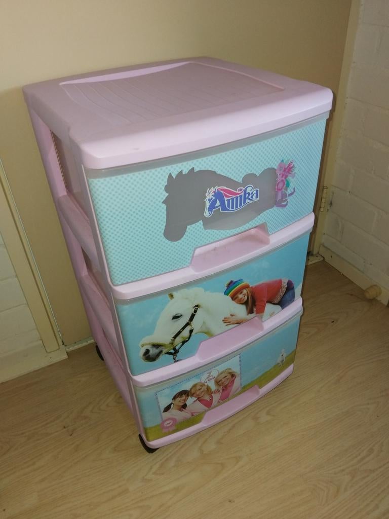 Roze ladekastje voor meisjes met Amika opdruk, Gebruikt, Minder dan 50 cm, Ophalen, Minder dan 90 cm