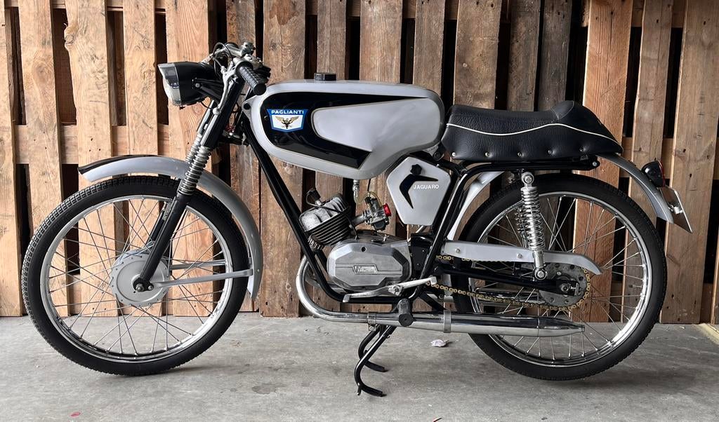 Paglianti jaguaro 1960, Maximaal 45 km/u, 49 cc, 4 versnellingen, Ophalen