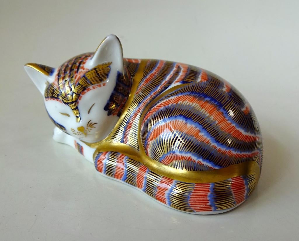 Royal Crown Derby imari presse papier beeldje: slapende kat, Ophalen of Verzenden