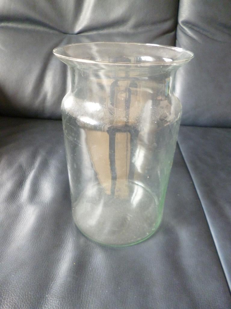 Stevige glazen vaas. BIJ €25 KOPEN GRATIS VERZENDEN, Overige kleuren, Ophalen of Verzenden, Minder dan 50 cm, Glas