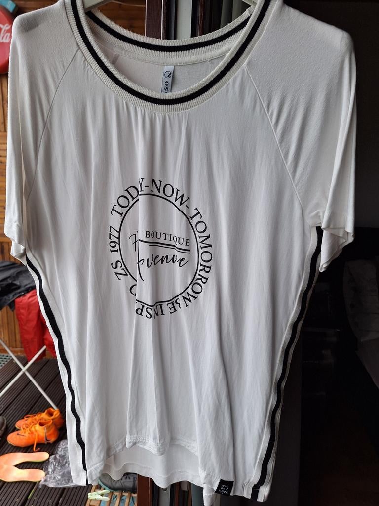 Zoso crème shirt met zwarte opdruk en korte mouwen, Maat 38/40 (M), Beige, Ophalen of Verzenden, Zo goed als nieuw