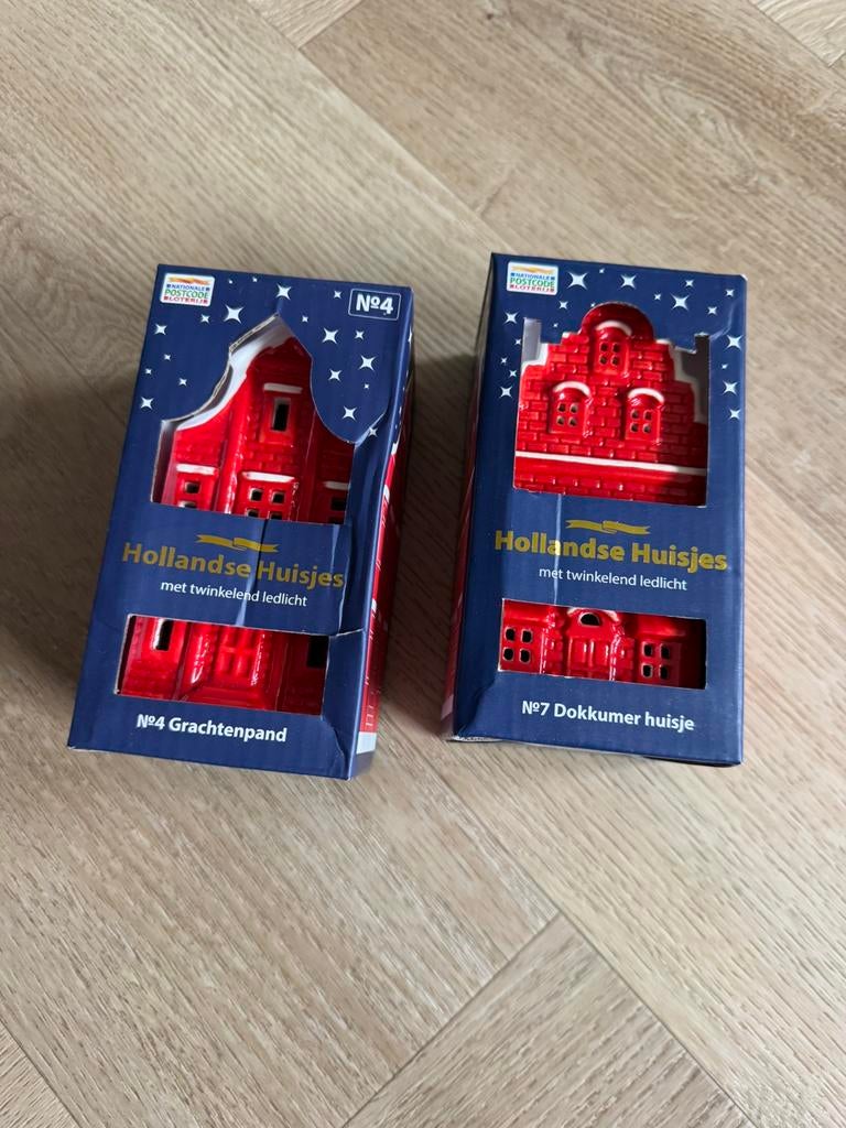 Postcodeloterij huusjes  nr 4 en 7, Ophalen of Verzenden, Zo goed als nieuw, Overige materialen, Minder dan 25 cm