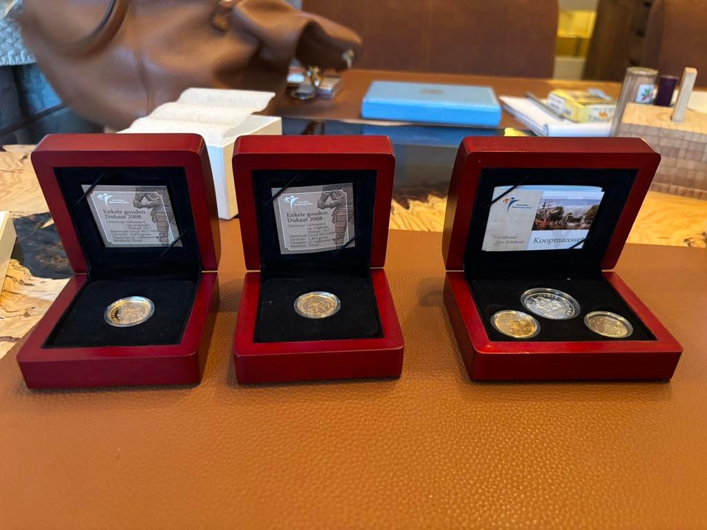 3x enkele dukaat 2 x 2008 en 1 x 1927, Postzegels en Munten, Ophalen of Verzenden, Goud
