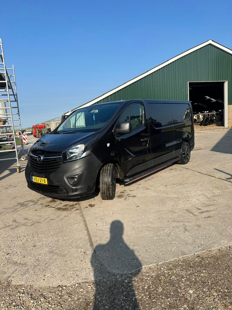 Opel Vivaro 1.6D 92KW 2017 Zwart, Auto's, Bestelauto's, Particulier, ABS, Achteruitrijcamera, Airbags, Airconditioning, Bluetooth