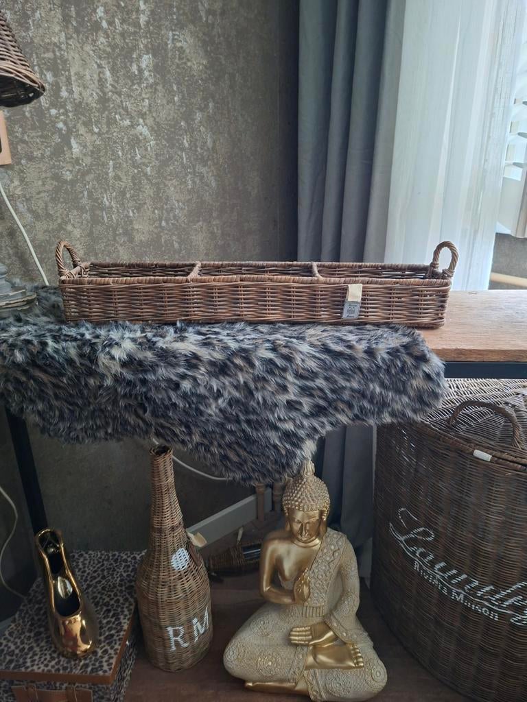 Riviera Maison Rieten Mand met 3 Vakken, Huis en Inrichting, Woonaccessoires | Schalen en Manden, Ophalen, Mand, Zo goed als nieuw