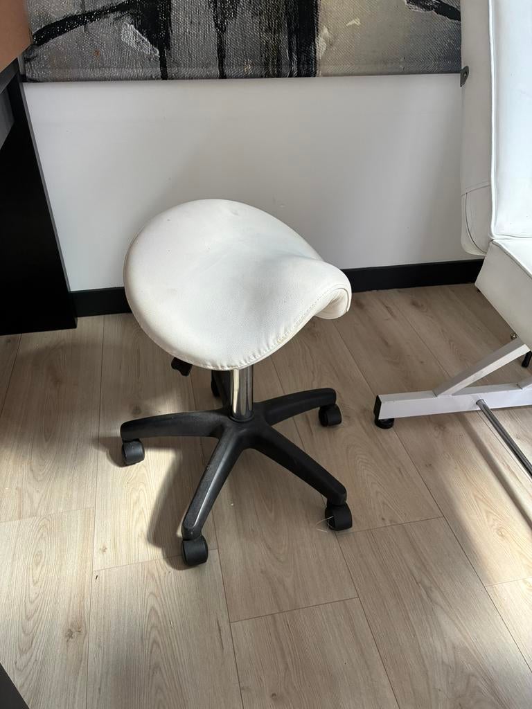 Zadelkruk schoonheidsspecialiste / salon, Ophalen, Gebruikt, Overige typen