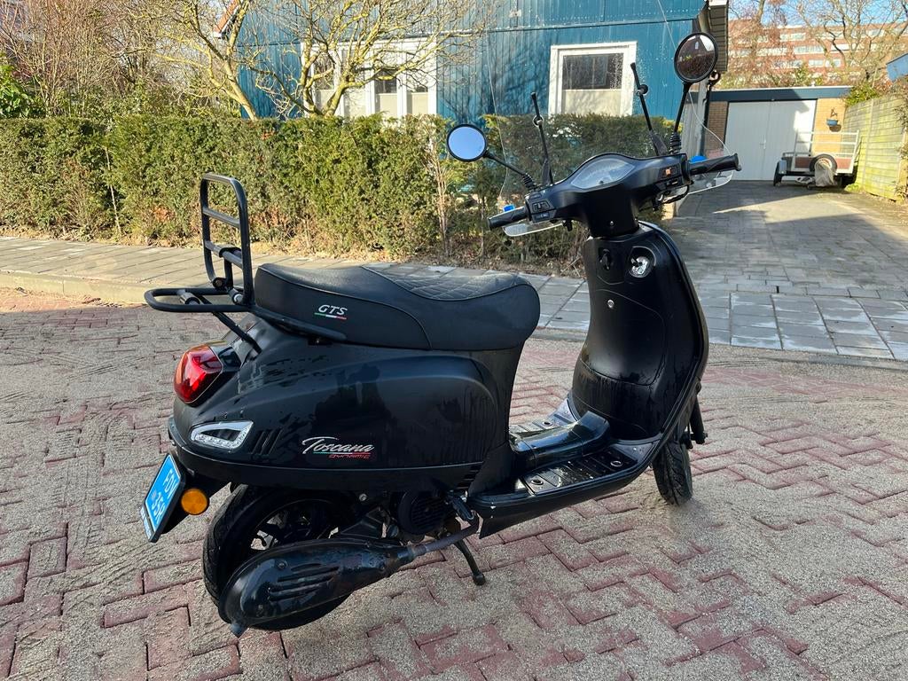 GTS Toscana Dynamic scooter mat zwart, blauw kenteken, Gebruikt, Benzine, Ophalen, Overige merken