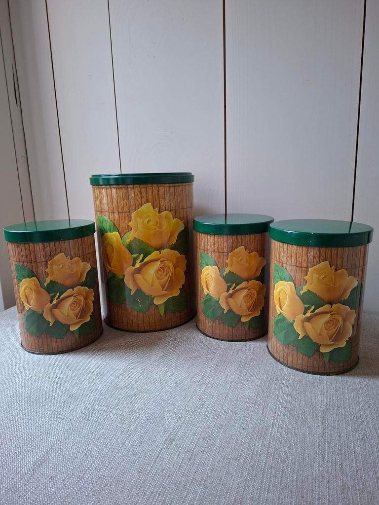 Voorraadblikken set met gele roos van Tomado., Ophalen of Verzenden, Gebruikt, Overige