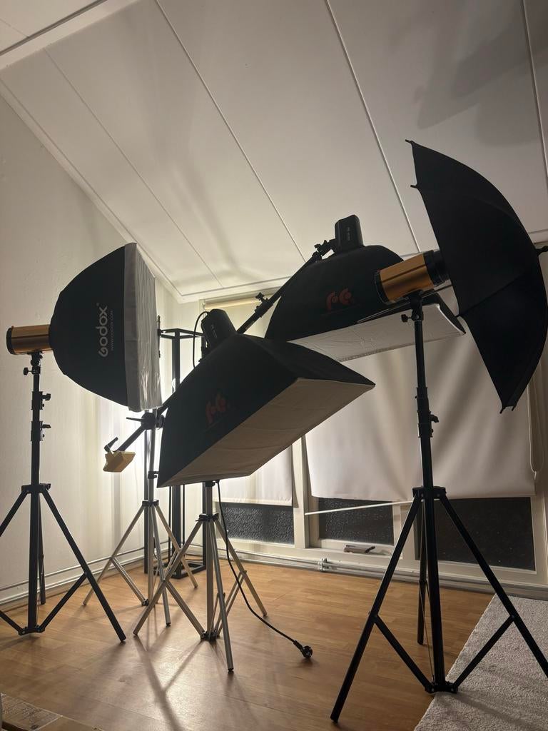 4x Studioflitsers set - MOET WEG, Ophalen, Gebruikt, Lamp of Flitsset