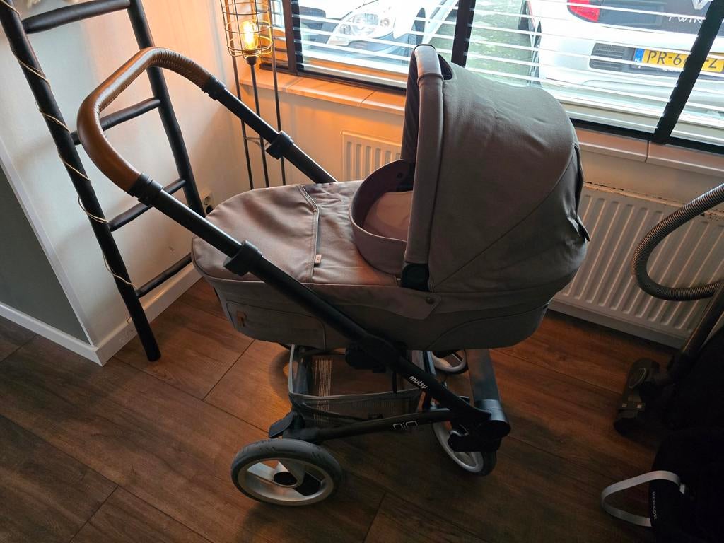 Mutsy Nio, zeer compleet en in nette staat!, Kinderen en Baby's, Kinderwagens en Combinaties, Gebruikt, Combiwagen, Mutsy, Verstelbare duwstang