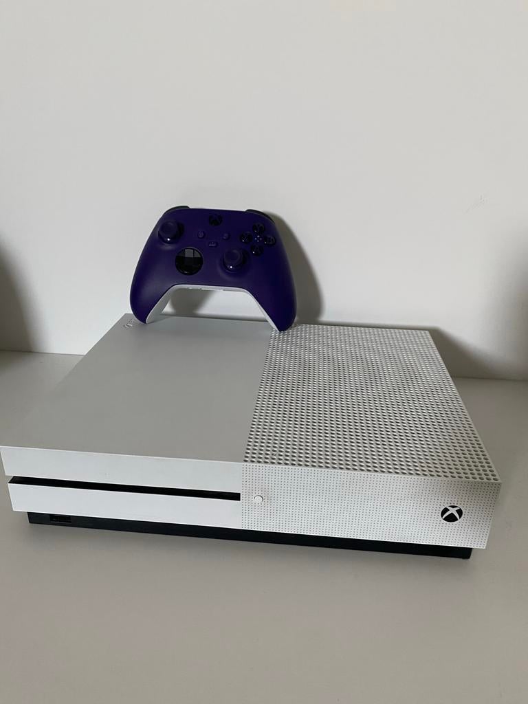 Xbox One S met paarse controller, Spelcomputers en Games, Spelcomputers | Xbox One, Xbox One S, Ophalen of Verzenden, Met 1 controller