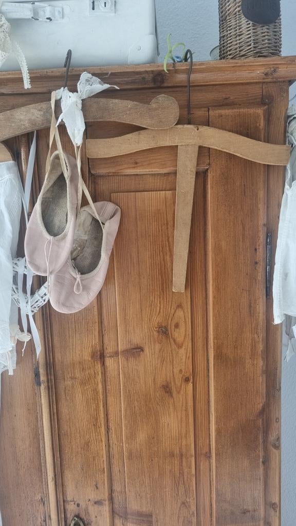 Antieke kledinghanger, Antiek en Kunst, Ophalen of Verzenden, Kinderen, Onbekend