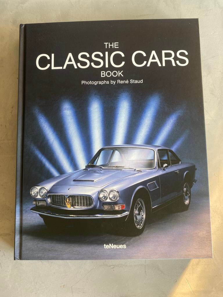 The Classic Cars Book - René Staud - teNeues, Boeken, Ophalen of Verzenden, Zo goed als nieuw, Algemeen