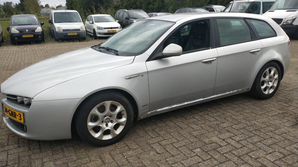 Alfa Romeo 159 Sportwagon 2.2 JTS TI 2008 Leder Airco, Voorwielaandrijving, Gebruikt, 4 cilinders, Stoelverwarming