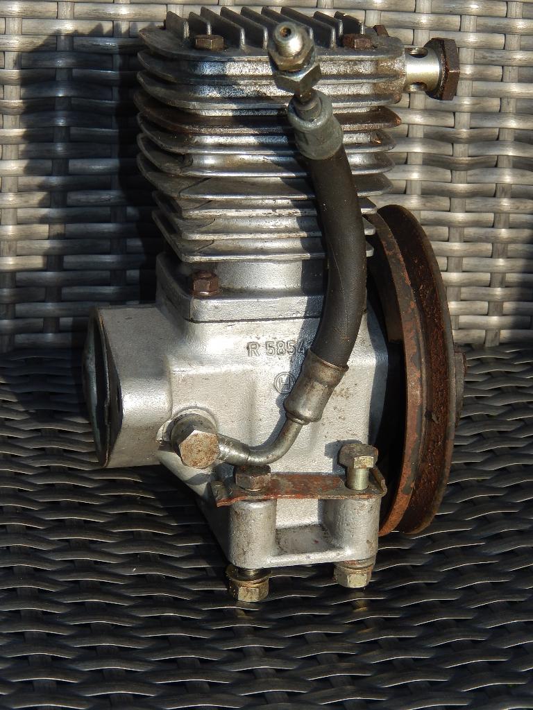 Knorr Brems compressor  Mercedes 300SEL 3.5 remmen W109 W111, Ophalen of Verzenden, Gebruikt, Mercedes-Benz