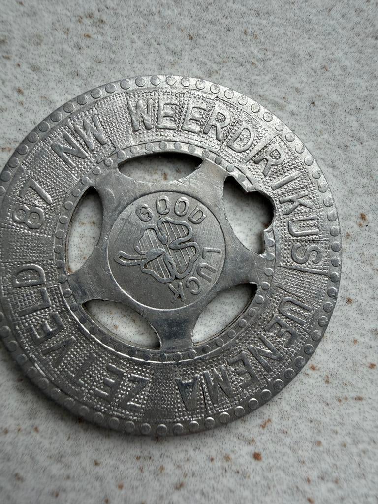 Oude penning met klavertje vier en hart, Postzegels en Munten, Penningen en Medailles, Ophalen of Verzenden, Overige materialen