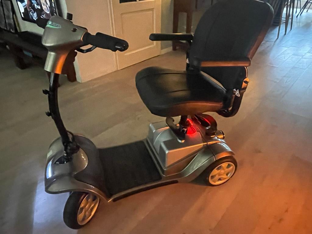 Scootmobiel Kymco Mini LS Comfort, Ophalen, 10 km/u of minder, Kymco, 26 t/m 35 km