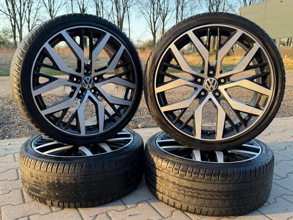 19” INCH VOLKSWAGEN SANTIAGO GOLF GTI GTD R 5X112 2-TONE, Auto-onderdelen, Banden en Velgen, 19 inch, Banden en Velgen, Ophalen of Verzenden