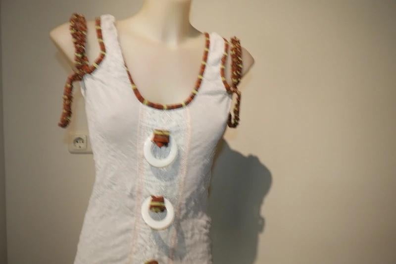 Save the Queen witte top kleur accenten ringen voorkant S, Kleding | Dames, Verzenden, Zo goed als nieuw, Wit, Save the queen