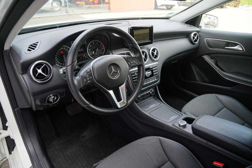 Mercedes-Benz A-klasse 180 Ambition *EERSTE EIGENAAR* + AUTO, Gebruikt, 4 cilinders, 695 kg, A-Klasse