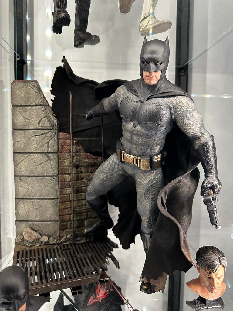 Hot Toys BVS Batman 2.0 Deluxe, Ophalen of Verzenden, Gebruikt