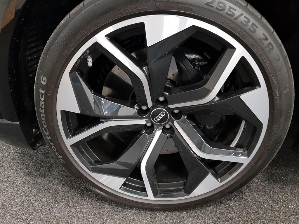 Audi RSQ8 4.0 TFSI RS Q8 Quattro 600pk! | Panorama dak | Nav, Zwart, 156 €/maand, Bedrijf, Vierwielaandrijving
