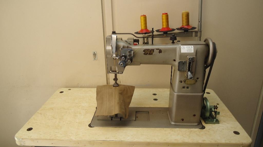 Industrie Pfaff Zuilnaaimachine 2 Naalds 3 Voudig transport, Ophalen of Verzenden, Naaimachine, Industrieel, Gebruikt