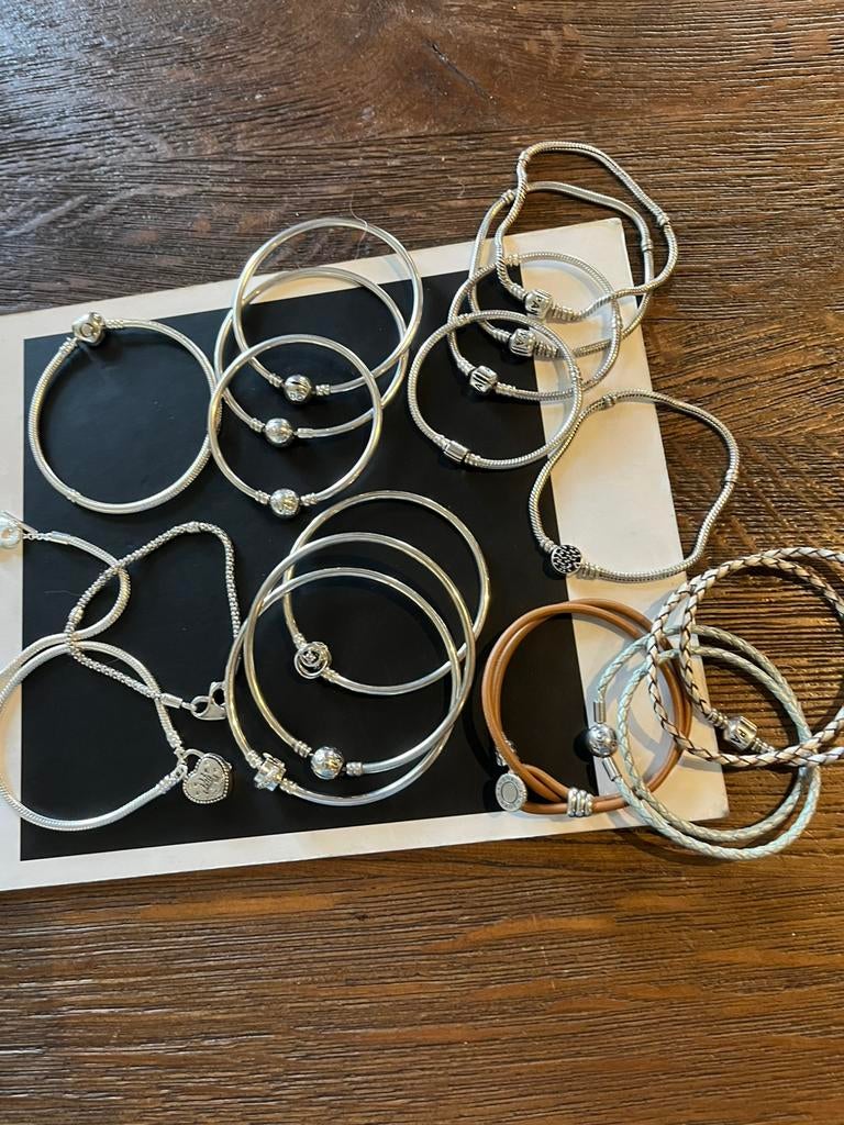 Pandora armbanden., Pandora, Ophalen of Verzenden, Zo goed als nieuw, 4 bedels of meer