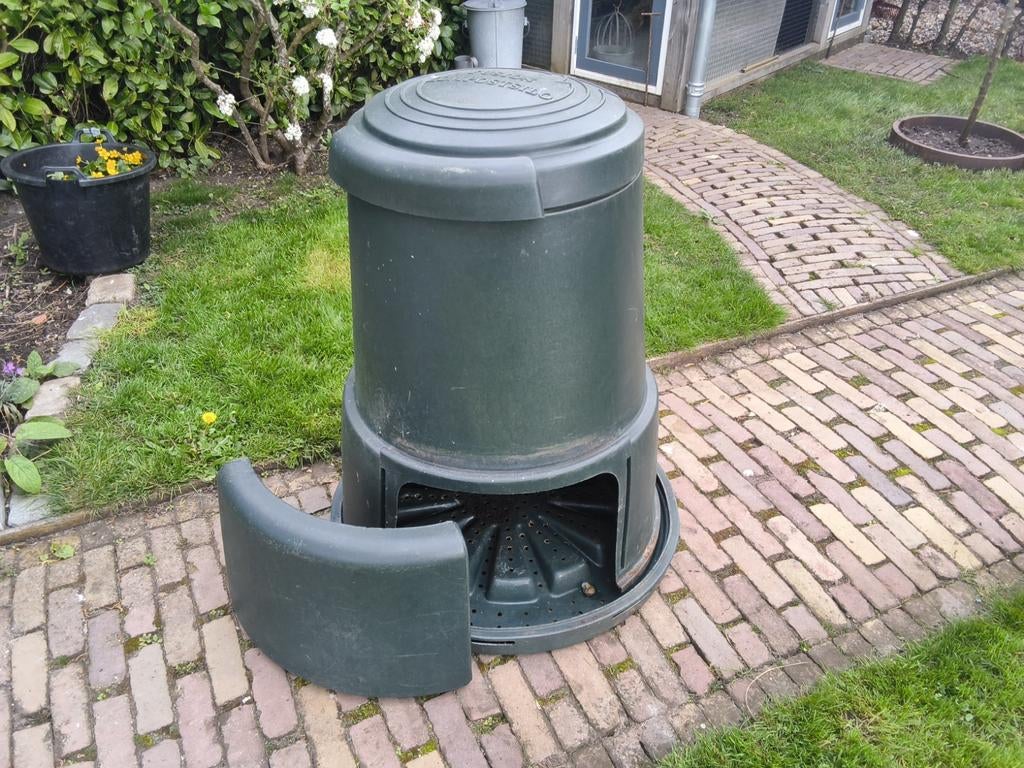 Compostbak compostton compost voor groentetuin., Ophalen