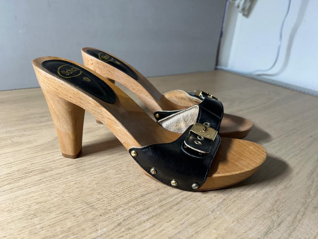 Scholl Houten Klompjes Zwart Maat 39, Scholl, Zwart, Zo goed als nieuw, Sandalen of Muiltjes