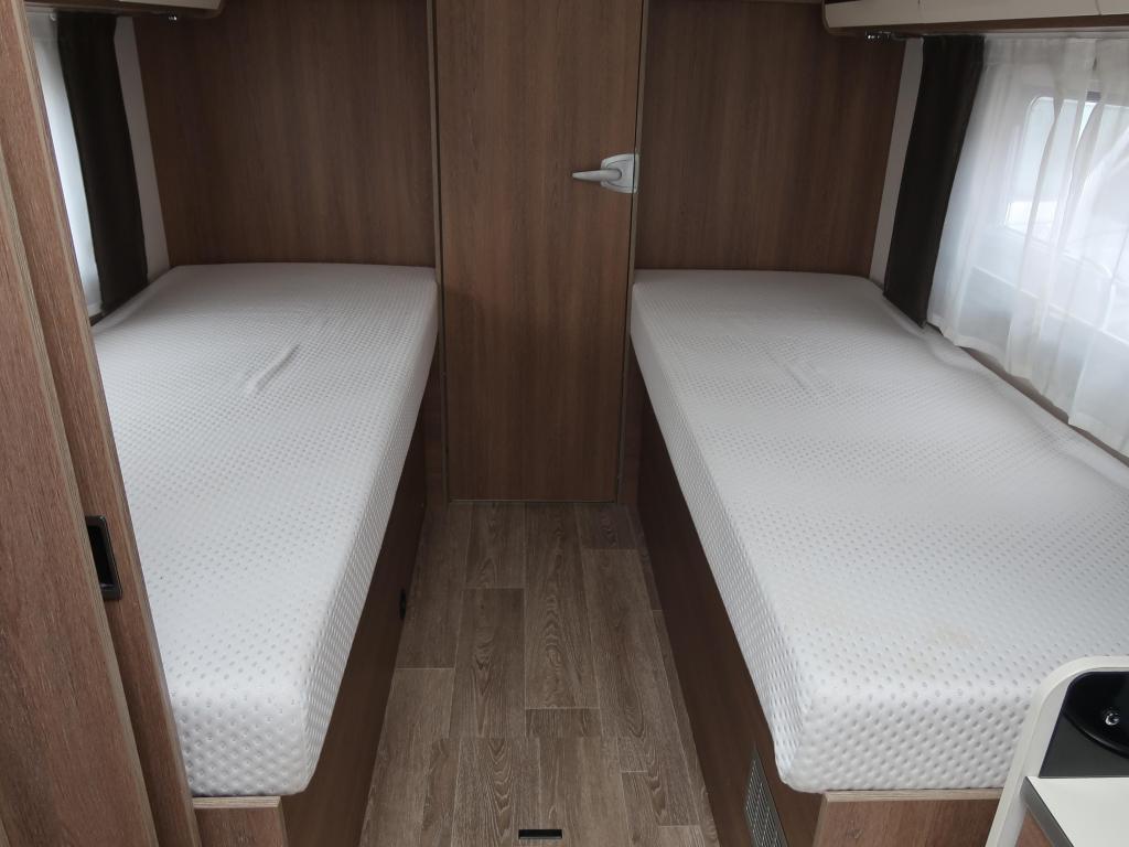 Dethleffs Trend 90 Years 7017 ALS NIEUW EN COMPLEET !!!, Standaard zit, Omvormer, Ringverwarming, Luifel