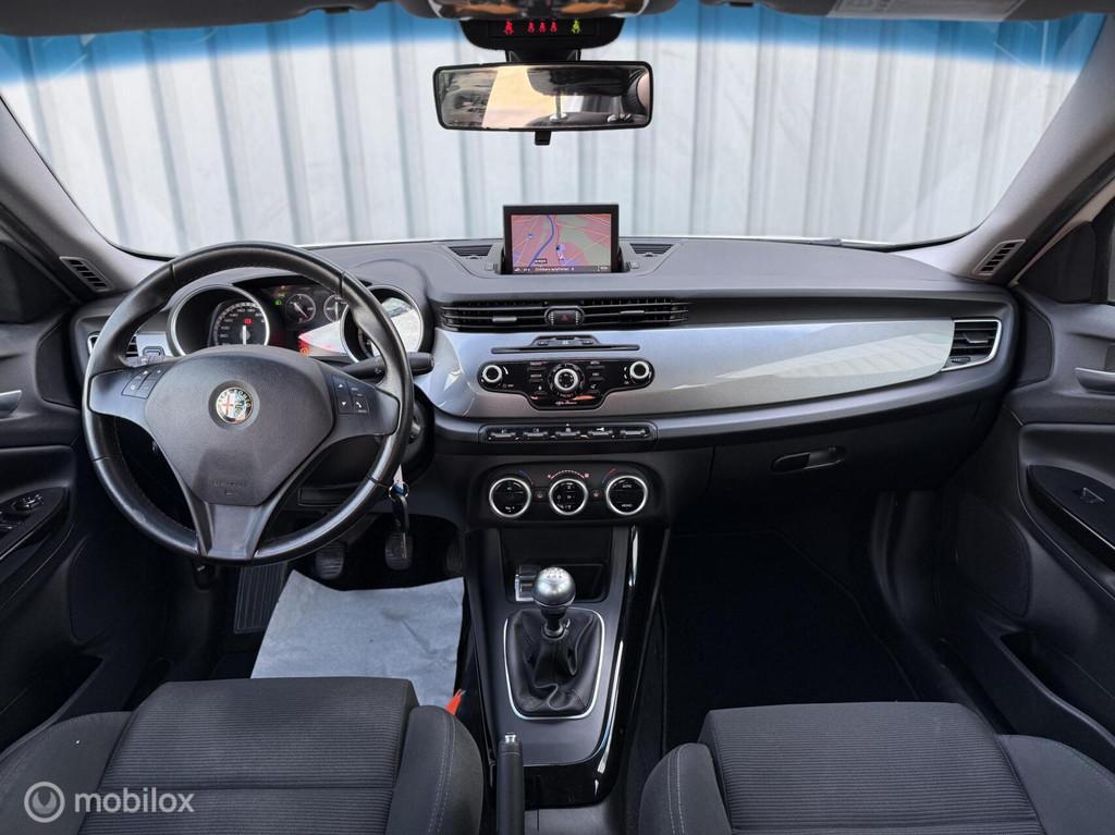 Alfa Romeo Giulietta 1.4 T | Climate | DNA | Navi, Voorwielaandrijving, Euro 5, Stof, Zwart