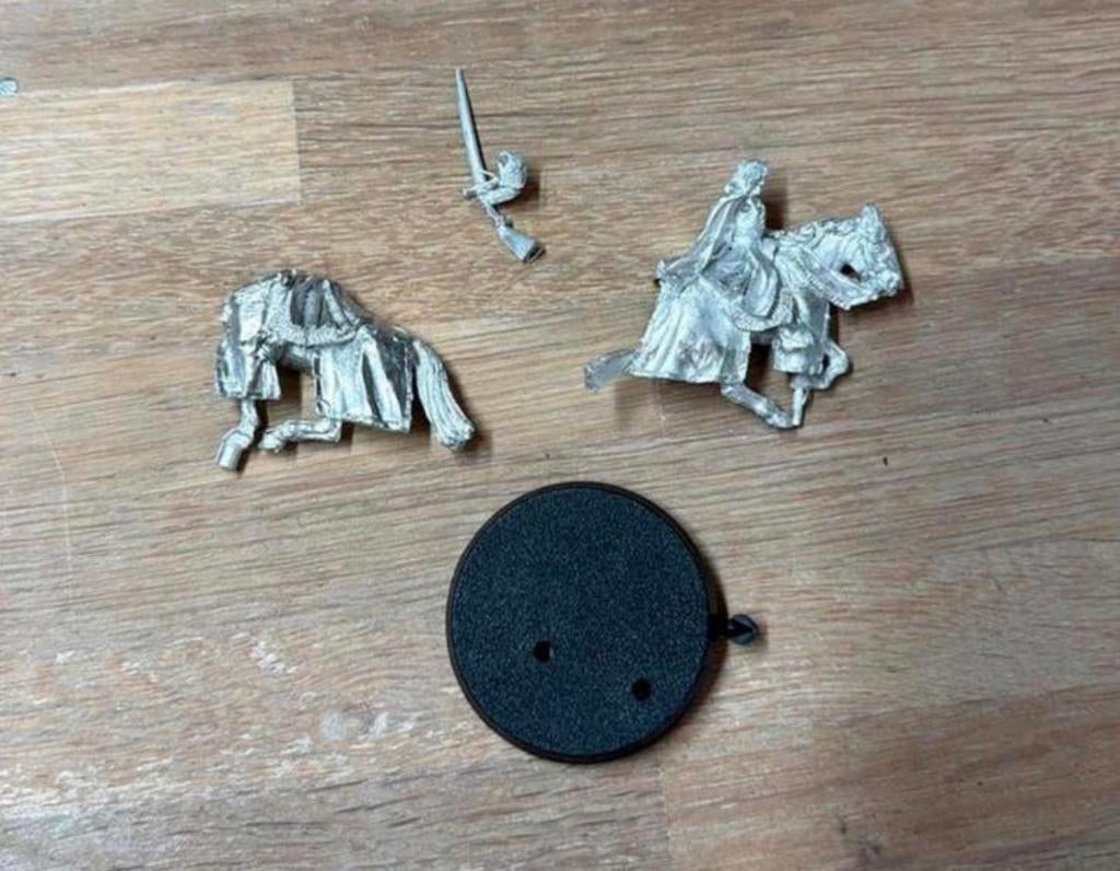 MESBG Aragorn king of gondor (nieuw - metal), Hobby en Vrije tijd, Wargaming, Ophalen of Verzenden, Zo goed als nieuw, Lord of the Rings