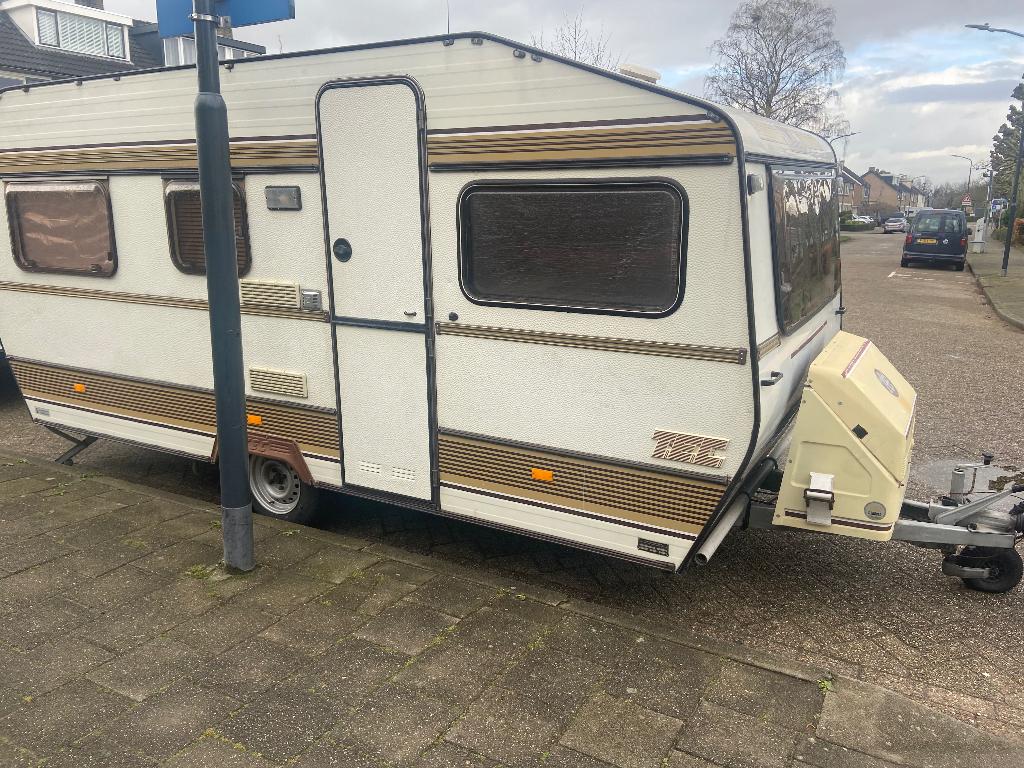 TEC caravan T9, Vast bed, T.E.C., Particulier, 5 tot 6 meter