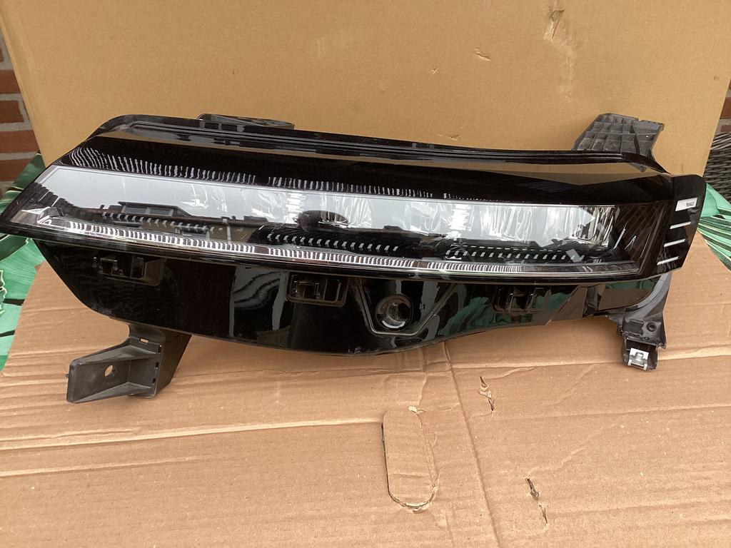 Renault megane led koplamp links bj2023 260605490R, Ophalen of Verzenden, Gebruikt, Renault
