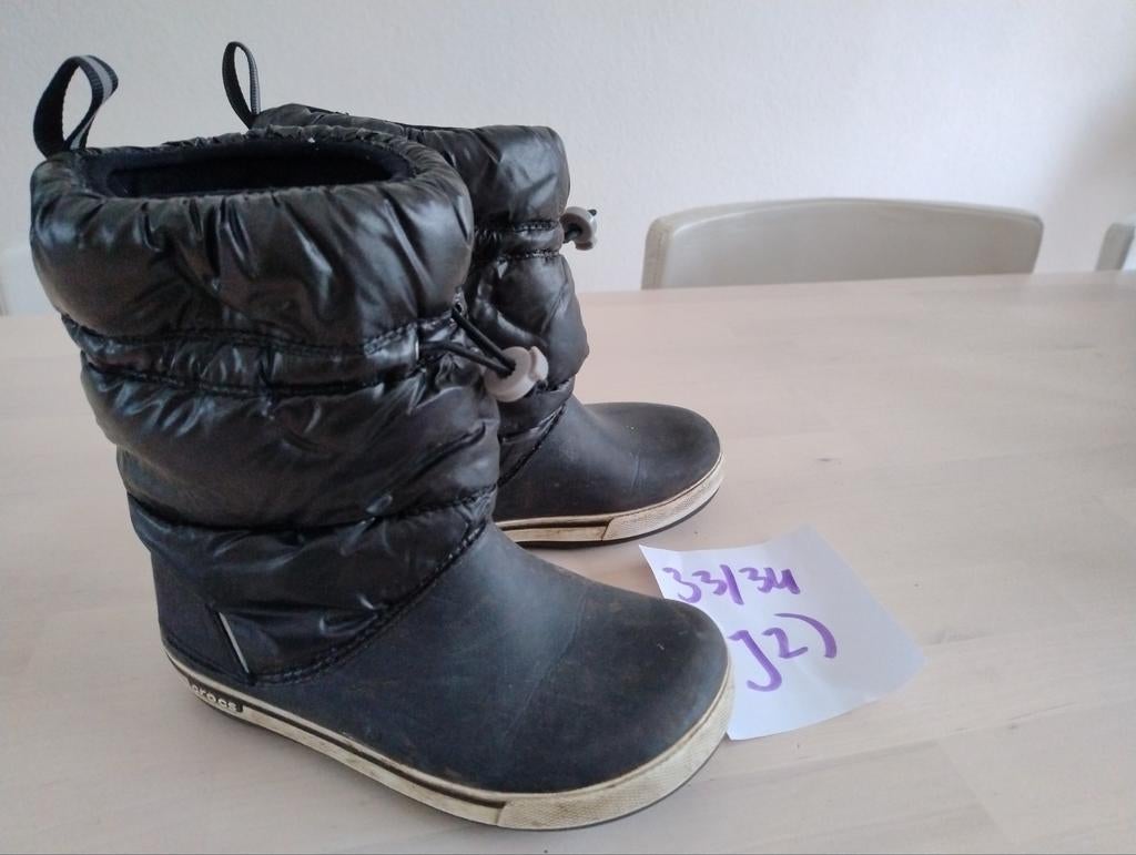 Zwarte Crocs sneeuwlaarzen/snowboots, maat 33/34 (J2), Ophalen of Verzenden, Gebruikt, Jongen of Meisje, Laarzen
