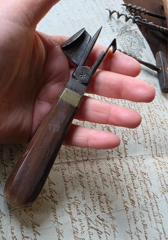 Antiek!! wijn vat in kerf instrument geen kurkentrekker, Gebruikt, Verzenden, Overige typen, Frankrijk