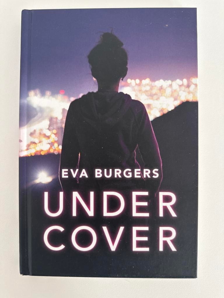 Undercover - Eva Burgers, Boeken, Ophalen of Verzenden, Zo goed als nieuw, Nederland