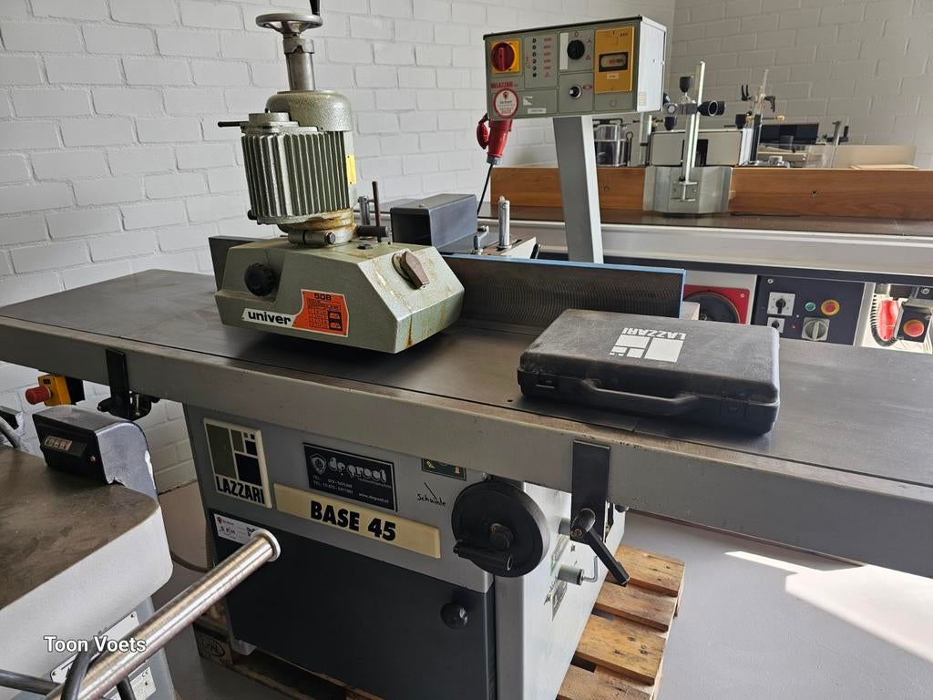 Freesmachine met aanvoerapparraat en Schuininstelbaar, Ophalen, Gebruikt, Overige soorten, Lazzari Casadei FELDER MiniMax SCM