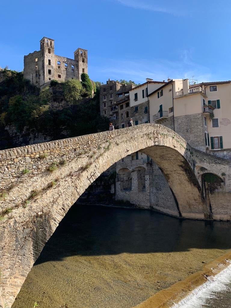 Vakantie appartement Bloemenriviera, Ligurië of Bloemenrivièra, Dorp, 2 slaapkamers, In bergen of heuvels