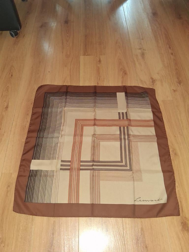 Elegante Leonardi Sjaal, Leonardi, Ophalen of Verzenden, Zo goed als nieuw, Maat 36 (S)