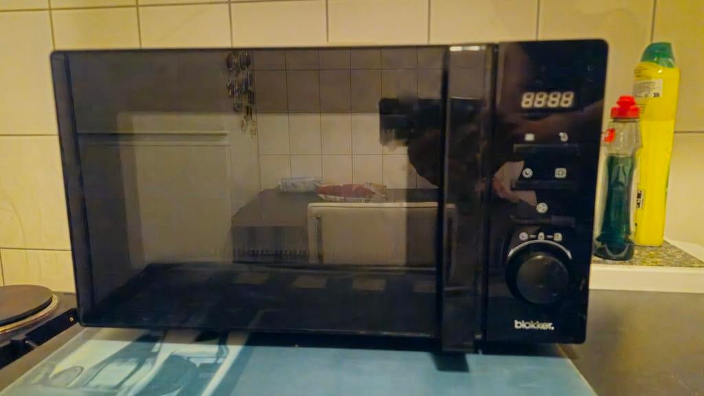 Blokker Magnetron - Perfect voor kleine keukens!, Gebruikt, Minder dan 45 cm, Ophalen of Verzenden, Magnetron