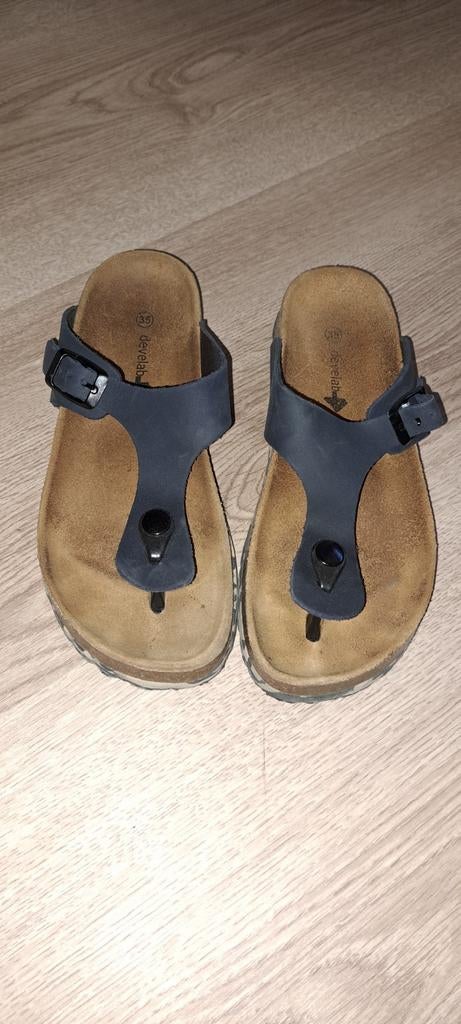 Develab slippers maat 35 nieuw, Ophalen of Verzenden, Nieuw, Meisje